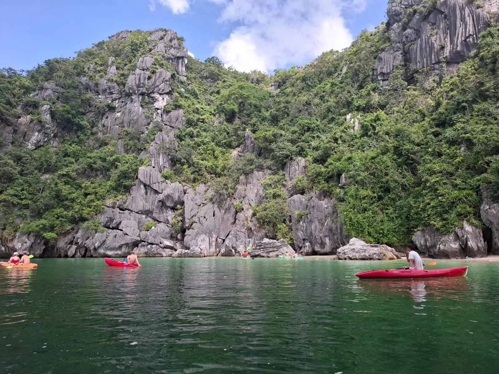Lan Ha Bay scenery